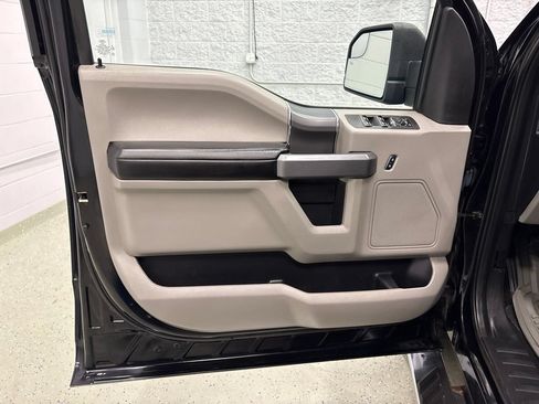 Used 2017 Ford F150 XLT w/ Equipment Group 302A Luxury AWD/4WD image 14