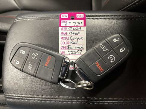 Used 2024 Jeep Compass Trailhawk w/ Trailhawk Elite Group image 27