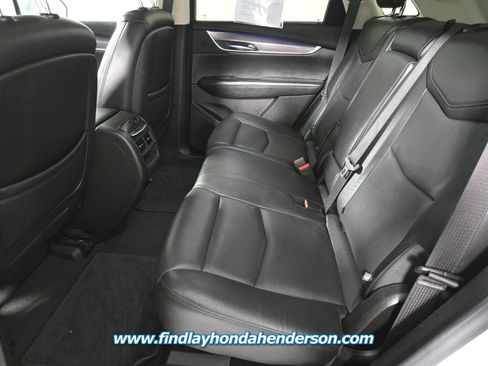 Used 2019 Cadillac XT5 Premium Luxury FWD image 16