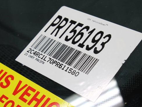 Used 2023 Chrysler Pacifica Touring-L FWD image 33