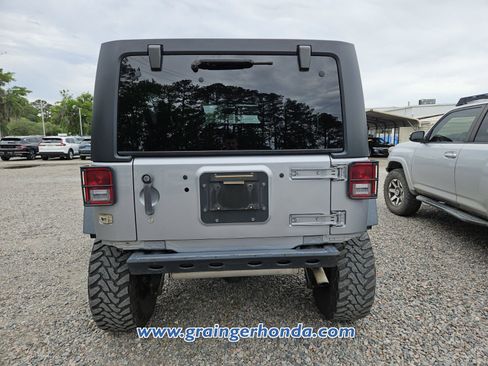 Used 2018 Jeep Wrangler Unlimited Sport S AWD/4WD image 8