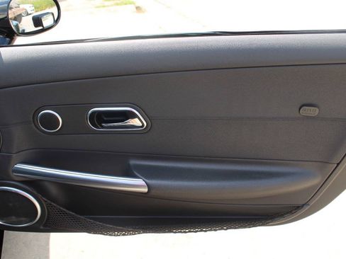 Used 2006 Chrysler Crossfire Limited RWD image 9