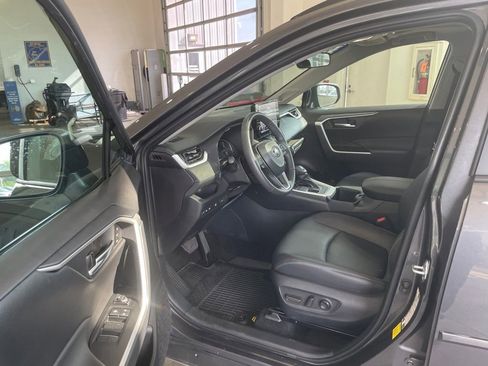 Used 2025 Toyota RAV4 XLE Premium w/ Weather Package AWD/4WD image 15