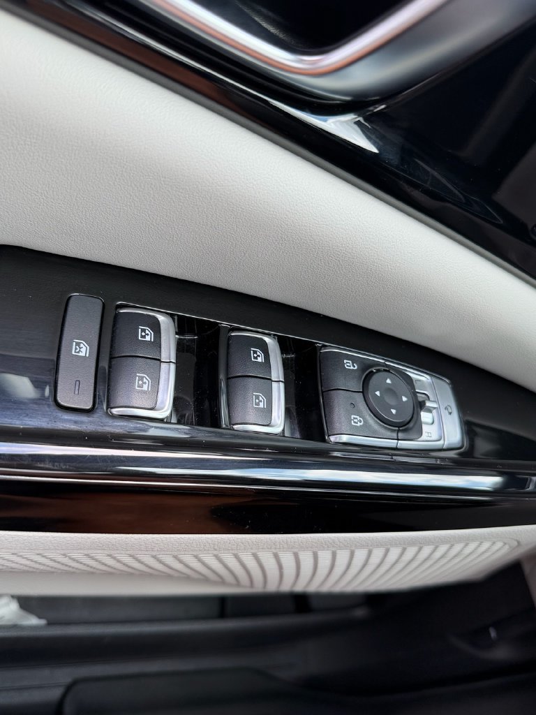 Used 2024 Kia Carnival SX Prestige FWD image 40