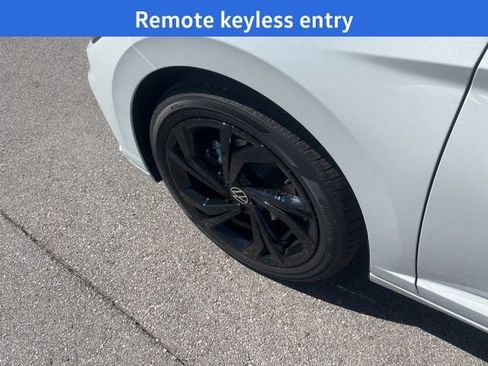 New 2026 Volkswagen Jetta SE image 5