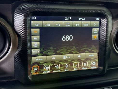 Used 2022 Jeep Wrangler Unlimited Sport AWD/4WD image 7