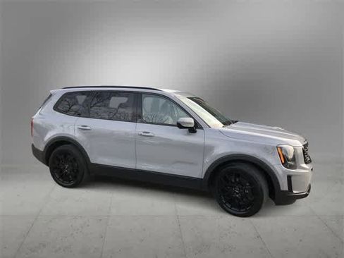 Used 2022 Kia Telluride SX w/ Nightfall Edition Package image 7