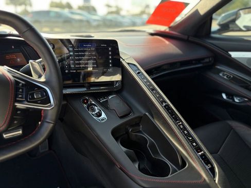 Used 2021 Chevrolet Corvette Stingray Premium Cpe w/ Z51 Performance Package image 22