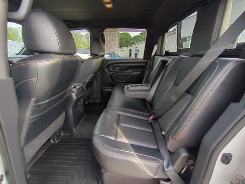 Used 2019 Nissan Titan SL w/ Midnight Edition image 14