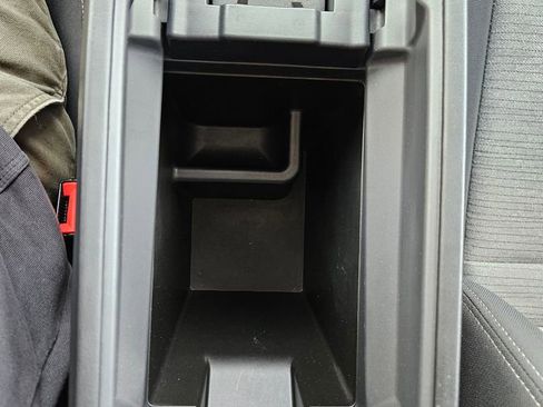 Used 2023 Nissan Rogue SV image 18