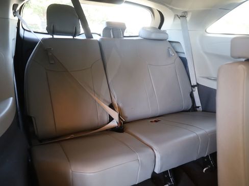 Used 2024 Toyota Sienna XLE image 16