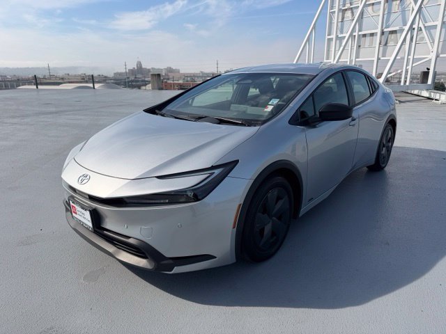 Certified 2023 Toyota Prius LE AWD/4WD image 11