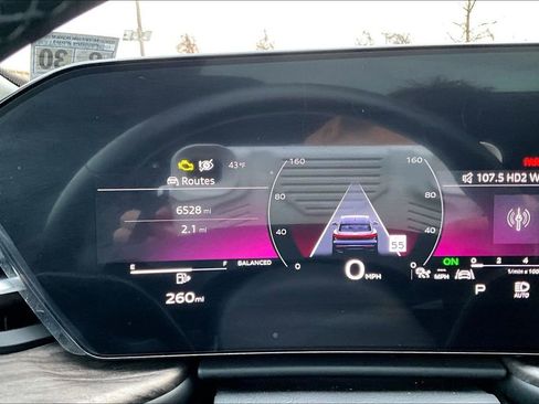 Used 2025 Audi Q5 Premium w/ Convenience Package image 13