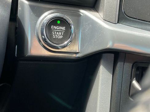 Used 2022 Ford F150 Lariat RWD image 17