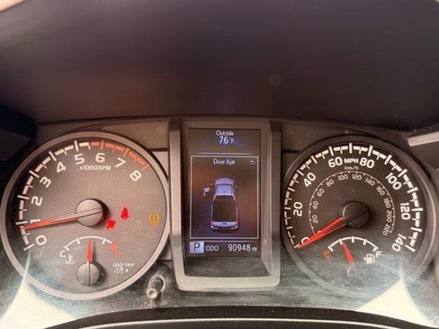 Used 2019 Toyota Tacoma SR w/ SX Package image 9
