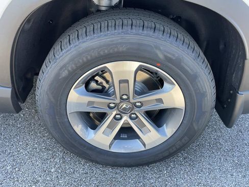 New 2025 Honda Pilot EX-L image 9