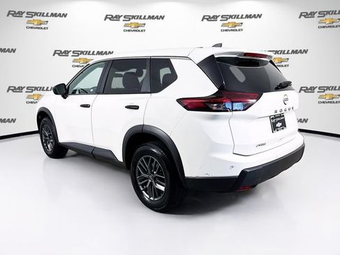 Used 2024 Nissan Rogue S FWD image 5