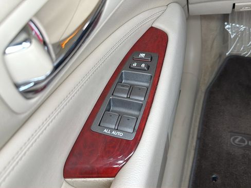 Used 2012 Lexus LS 460 w/ Luxury Value Edition RWD image 20