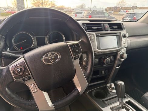 Used 2016 Toyota 4Runner SR5 image 13