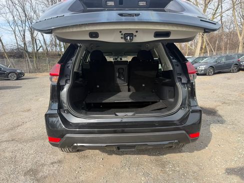 Used 2018 Nissan Rogue SV w/ Premium Package image 32
