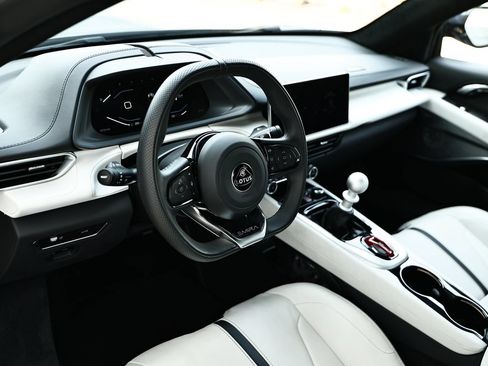 Used 2025 Lotus Emira RWD image 27
