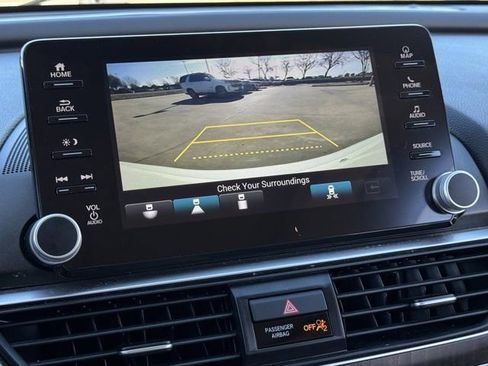 Used 2020 Honda Accord Touring image 18