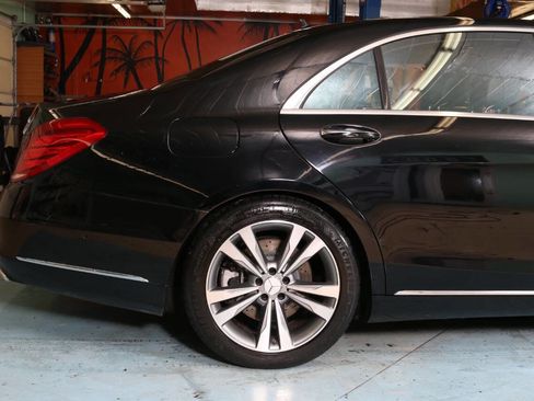 Used 2016 Mercedes-Benz S 550 4MATIC Sedan w/ Premium Package image 14