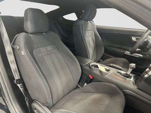 Used 2019 Ford Mustang Coupe RWD image 14