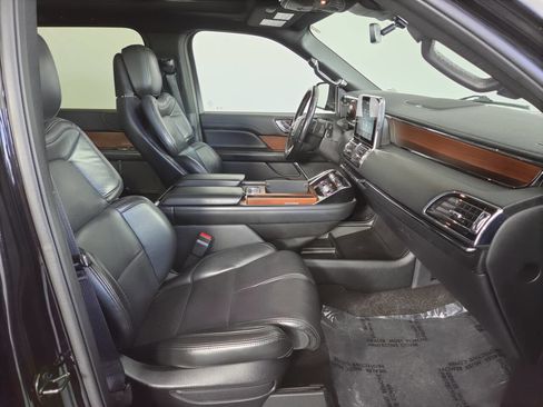 Used 2021 Lincoln Navigator L Reserve AWD/4WD image 31