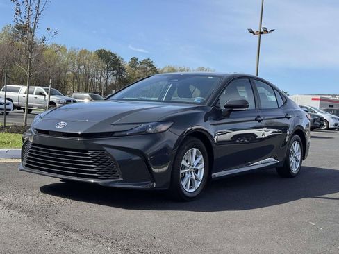 Certified 2025 Toyota Camry LE image 25