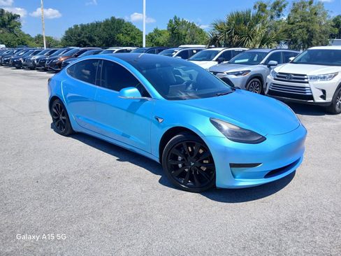 Used 2018 Tesla Model 3 Mid Range RWD image 2