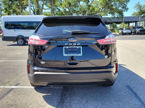 Certified 2021 Ford Edge SE FWD image 8