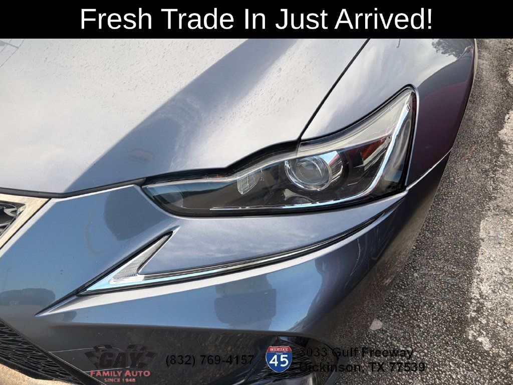 Used 2019 Lexus IS 300 F Sport w/ F Sport Package RWD image 4