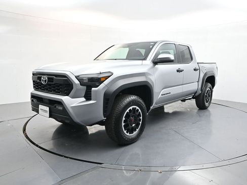 Used 2024 Toyota Tacoma TRD Off-Road AWD/4WD image 3