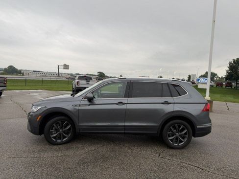 Used 2022 Volkswagen Tiguan SE AWD/4WD image 6