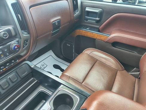 Used 2018 Chevrolet Silverado 1500 High Country AWD/4WD image 26