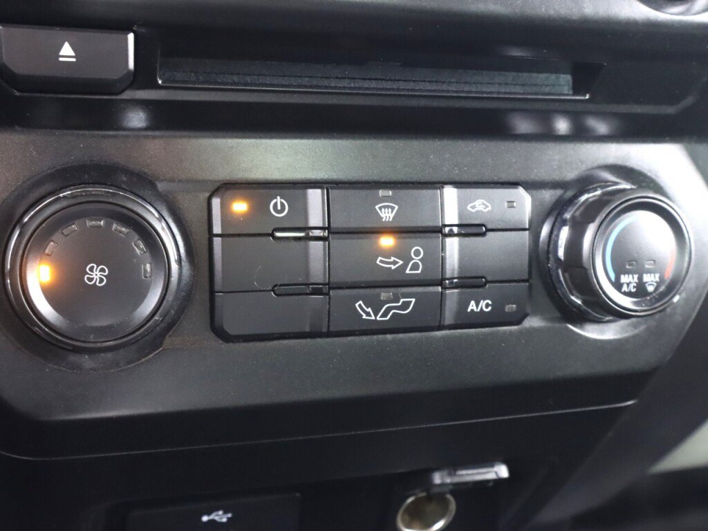 Used 2016 Ford F150 XLT AWD/4WD image 21