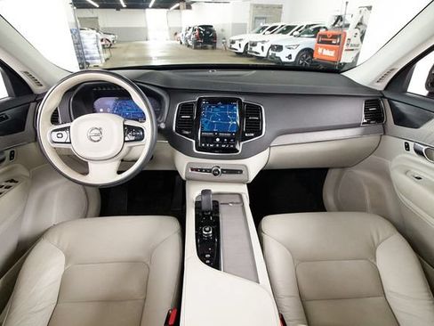 Certified 2025 Volvo XC90 T8 Plus w/ Protection Package Premier AWD/4WD image 7
