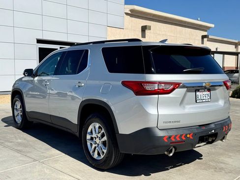 Used 2019 Chevrolet Traverse LT FWD image 4