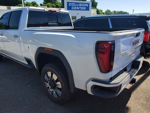 Used 2026 GMC Sierra 3500 Denali w/ Denali Reserve Package AWD/4WD image 8