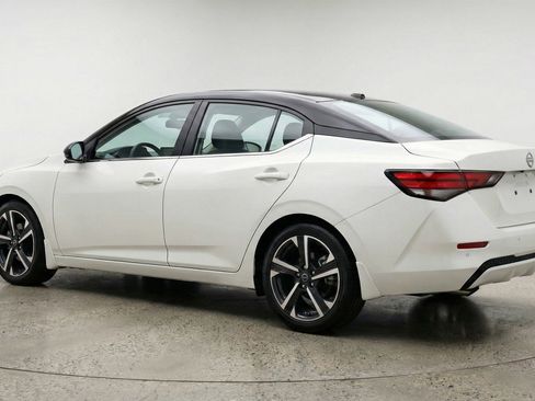 Used 2025 Nissan Sentra SV FWD image 6