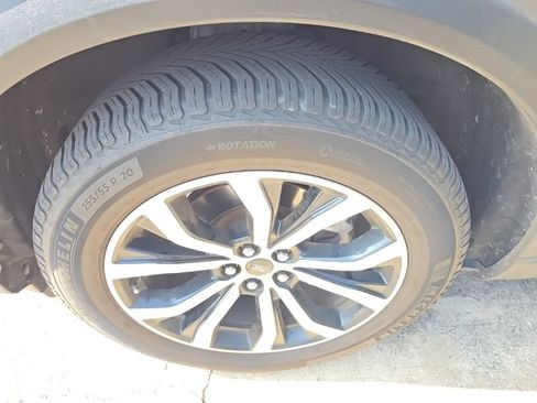 Used 2021 Ford Explorer ST w/ Equipment Group 401A AWD/4WD image 2