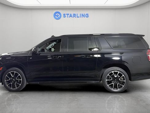 Certified 2023 Chevrolet Suburban RST w/ Luxury Package AWD/4WD image 4
