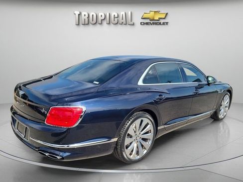 Used 2021 Bentley Flying Spur V8 image 3