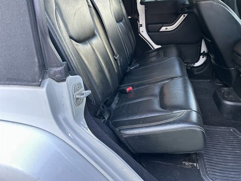 Used 2013 Jeep Wrangler Unlimited Sahara w/ Connectivity Group image 12