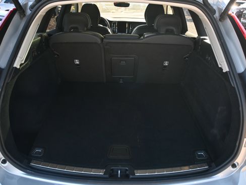 Used 2025 Volvo XC60 B5 Plus image 14