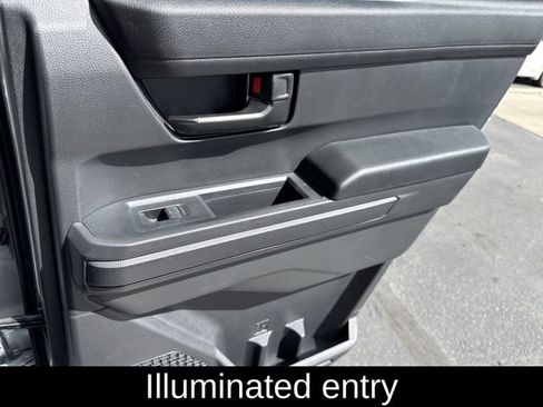 Used 2025 Toyota Tacoma SR5 image 21