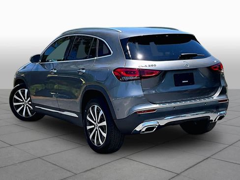 Used 2023 Mercedes-Benz GLA 250 4MATIC w/ Premium Package image 12
