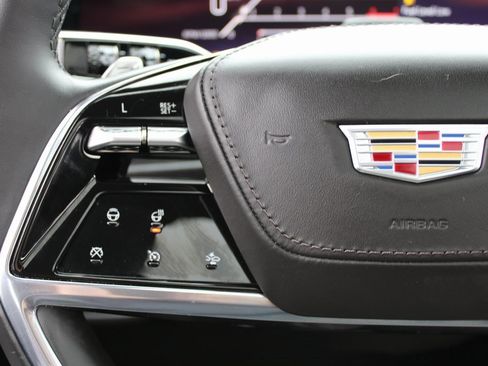 Used 2025 Cadillac Escalade ESV Sport Platinum w/ LPO, ONYX Package image 13