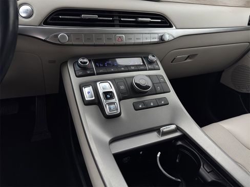 Used 2022 Hyundai Palisade SEL w/ Premium Package image 15